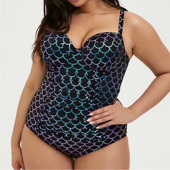 torrid iridescent mermaid scale swimsuit size 2 - Picture 6 of 7